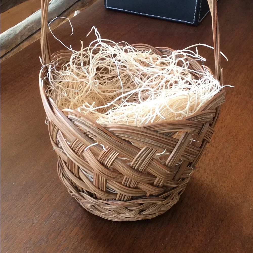 Pair‎ of Twee Little Easter Baskets with Excelsior